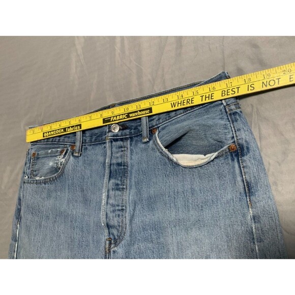 Levis 501xx Mens 34x30 Original Fit Light Wash Blue 100% Cotton Button Fly - Picture 11 of 16